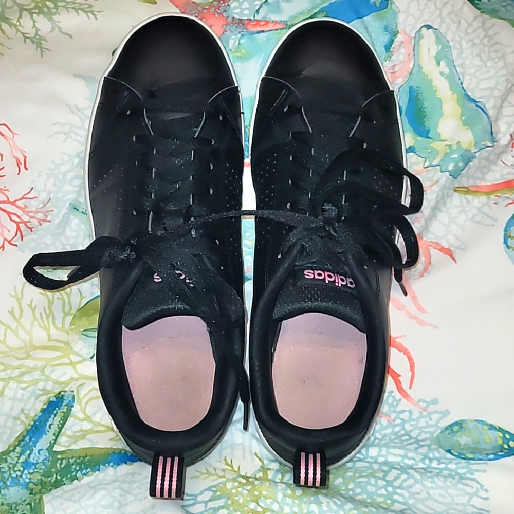 Adidas womens 7.5